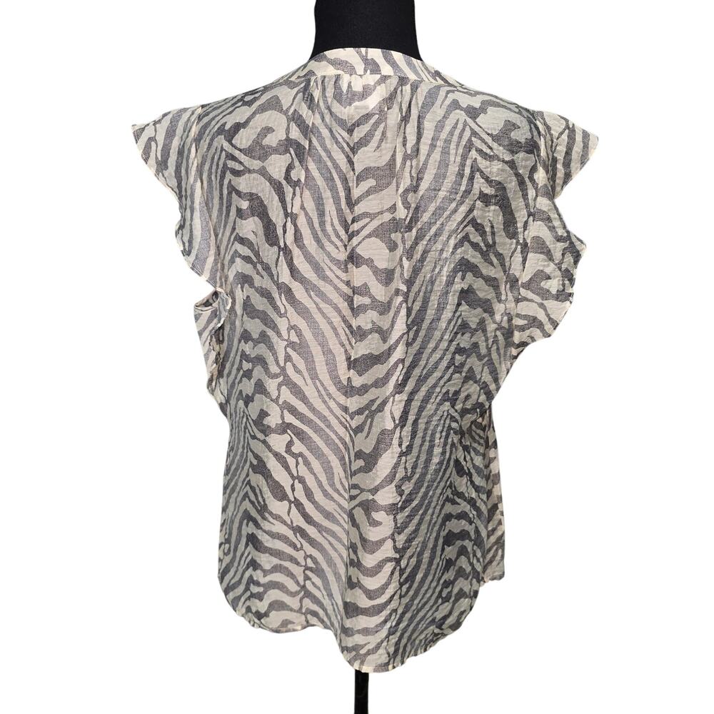 ⭐️Cabi Savannah Grayish Cream Zebra Animal Print Ruffled Blouse Sz L - Picture 5 of 9